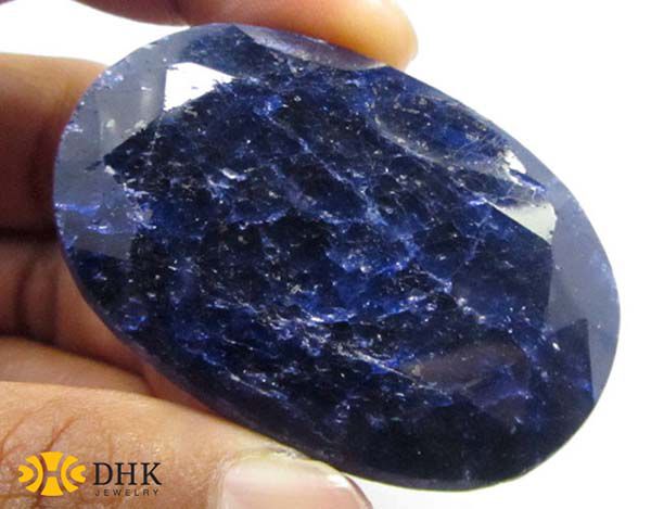 Viên đá Sapphire tự nhiên
